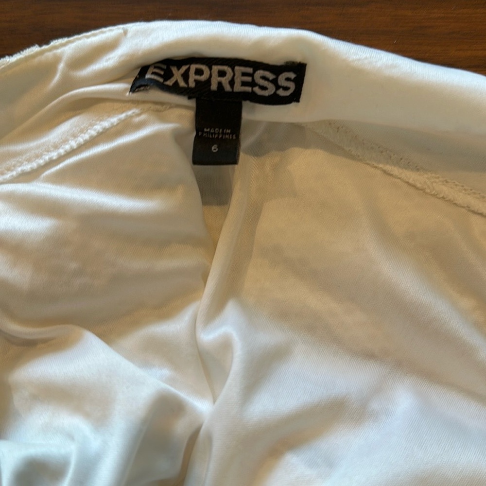Express Cream Mini Skirt with Pleated Ribbed Design - Picture 3 of 3